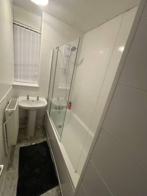 New! Xtra Large 4 Bedroom Up To 12 Guests Appartement *