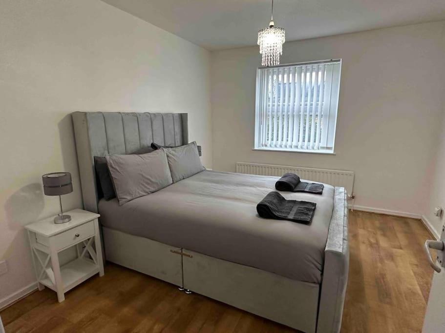 New! 4 Bedroom House With Garden And Lawn * Londres