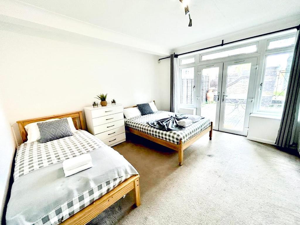 Privatunterkunft Up To 3 People, In A Share House With Private Garden Access London