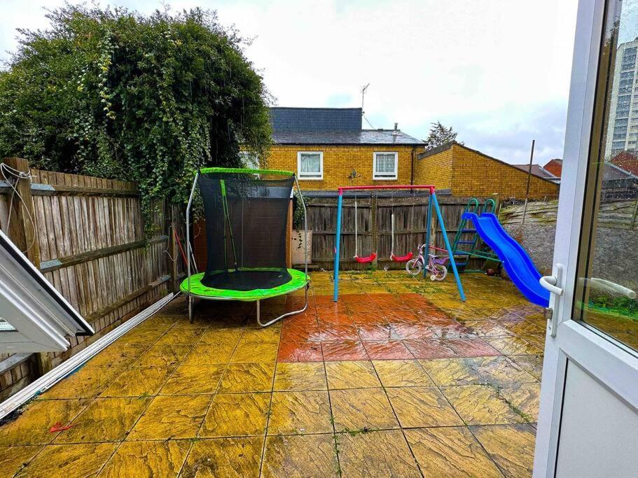 New! 4 Bedroom House With Garden And Lawn Londres