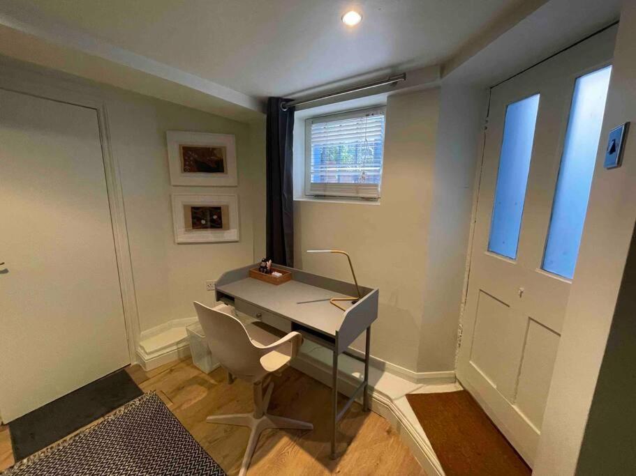 Cute Basement Studio Apartamento *
