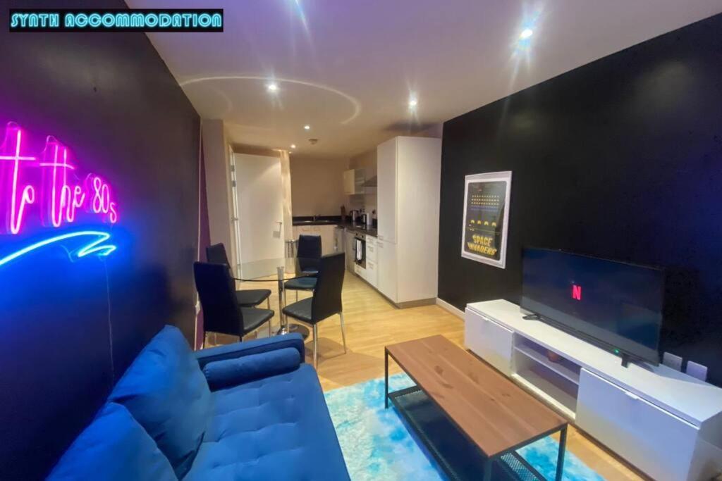 80s Retro 1bedroom Apart Canary Wharf Apartment *