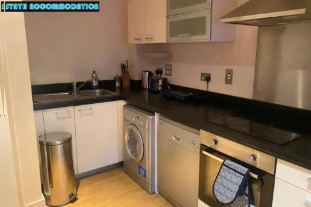 80s Retro 1bedroom Apart Canary Wharf