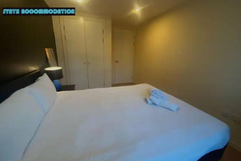 80s Retro 1bedroom Apart Canary Wharf * London