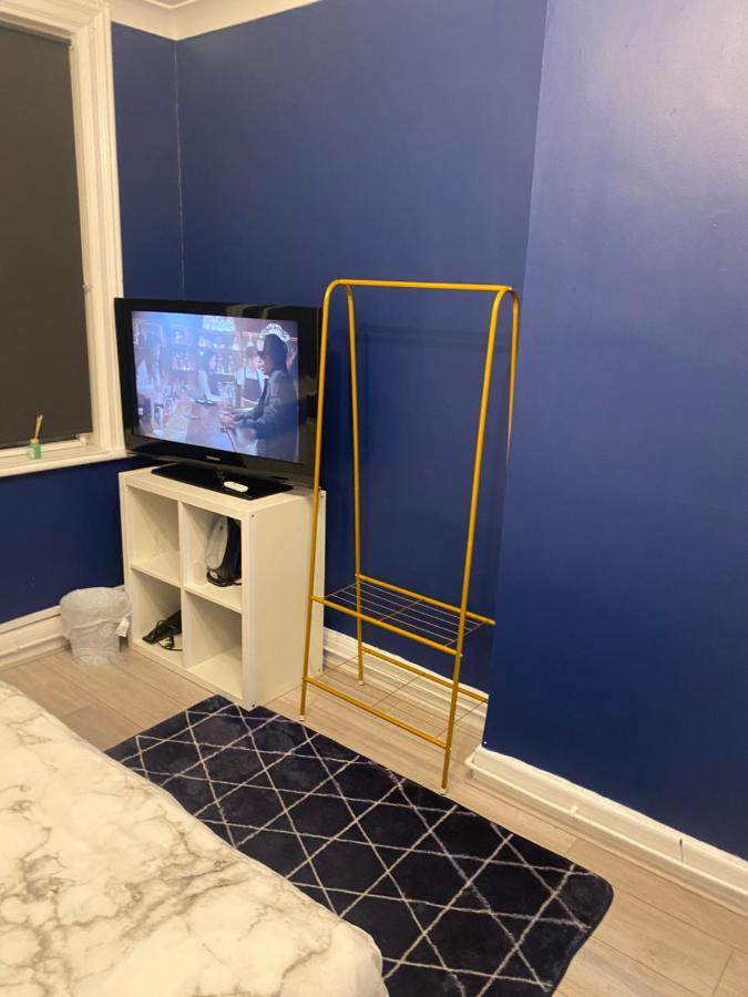 Apartment 1 Bedroom Luxury By London