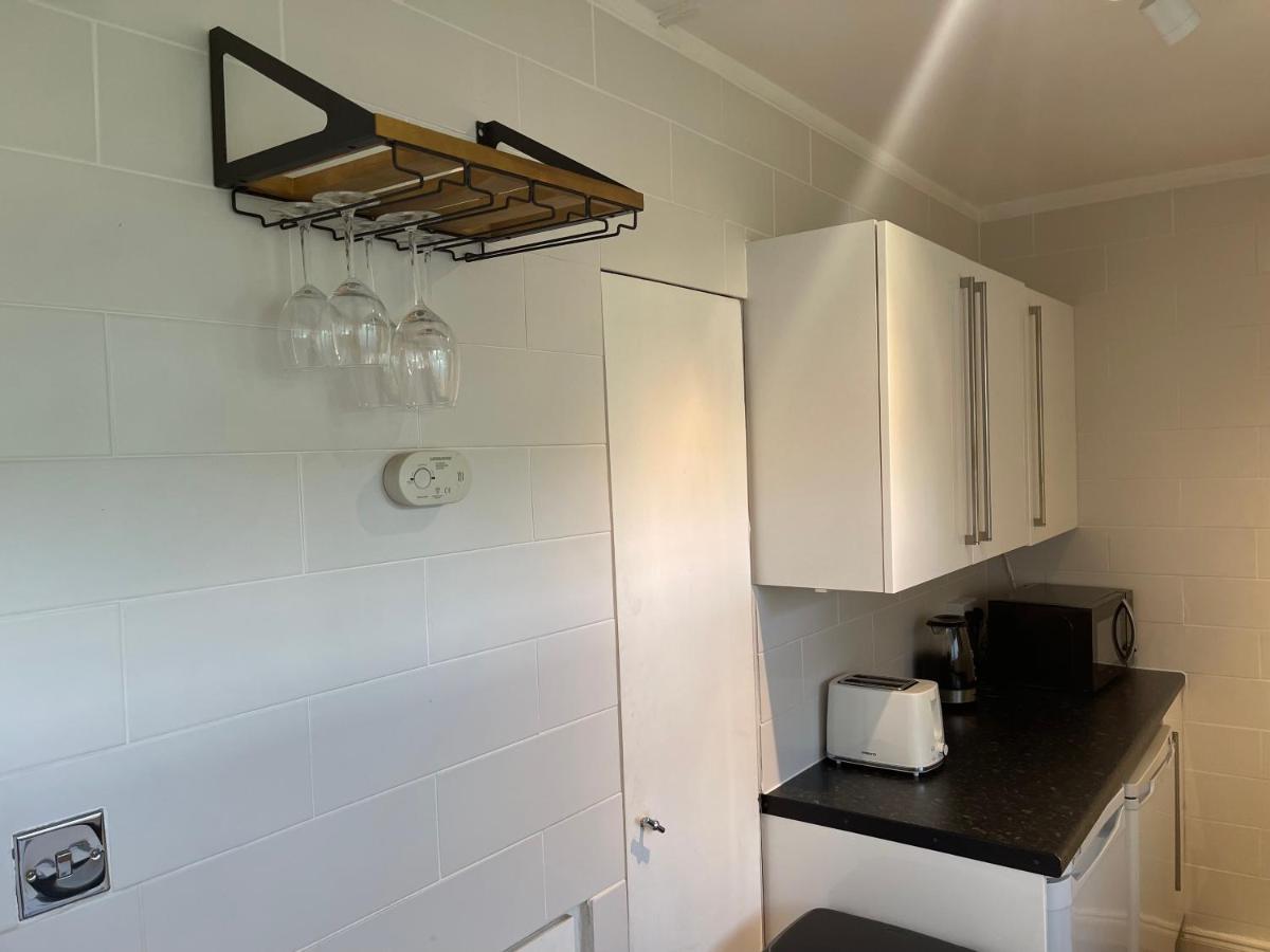 Sootheus - Cosy Surrey Quays Apartment London