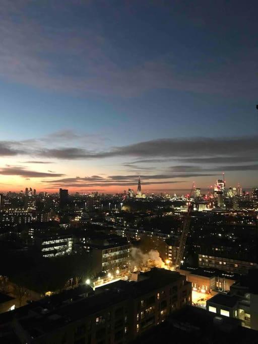 Riverview Amazing 2bed 2bath Apt Wparking Sleeps 6 Comfortably * Londres