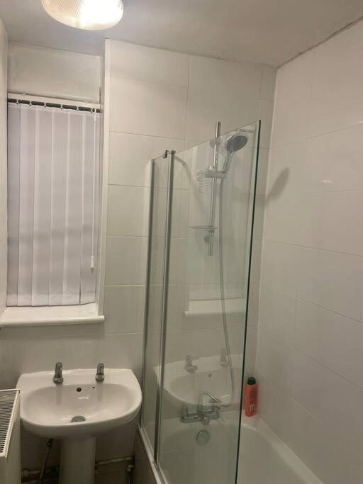 New! Xtra Large 4 Bedroom Up To 12 Guests Londres
