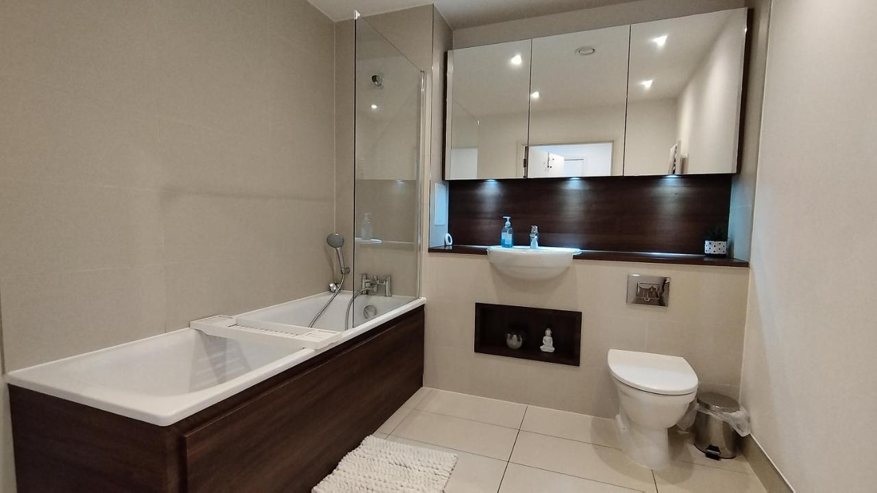 Riverview Amazing 2bed 2bath Apt Wparking Sleeps 6 Comfortably Apartamento Londres