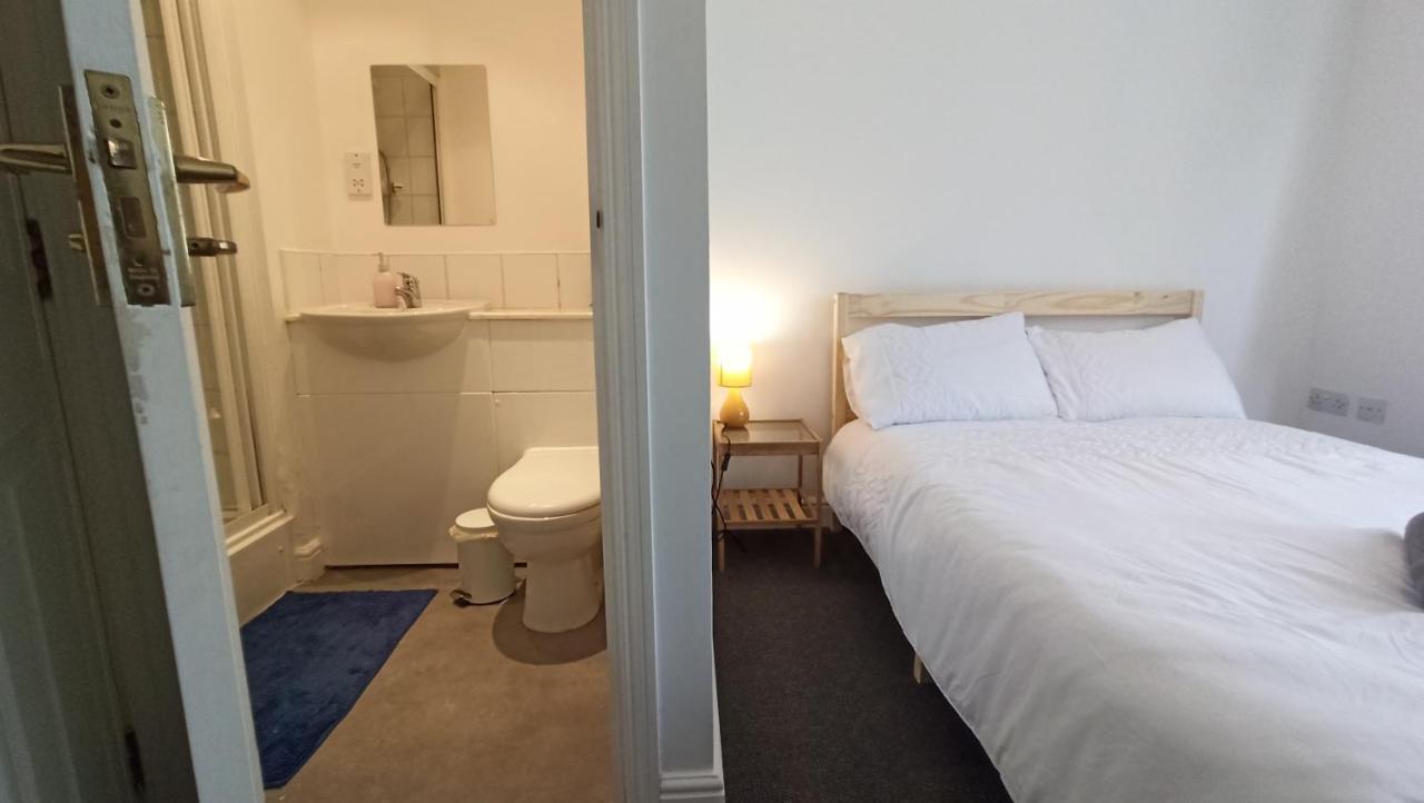 Bright, Chilled Ensuite Db In A Shared Flat! London