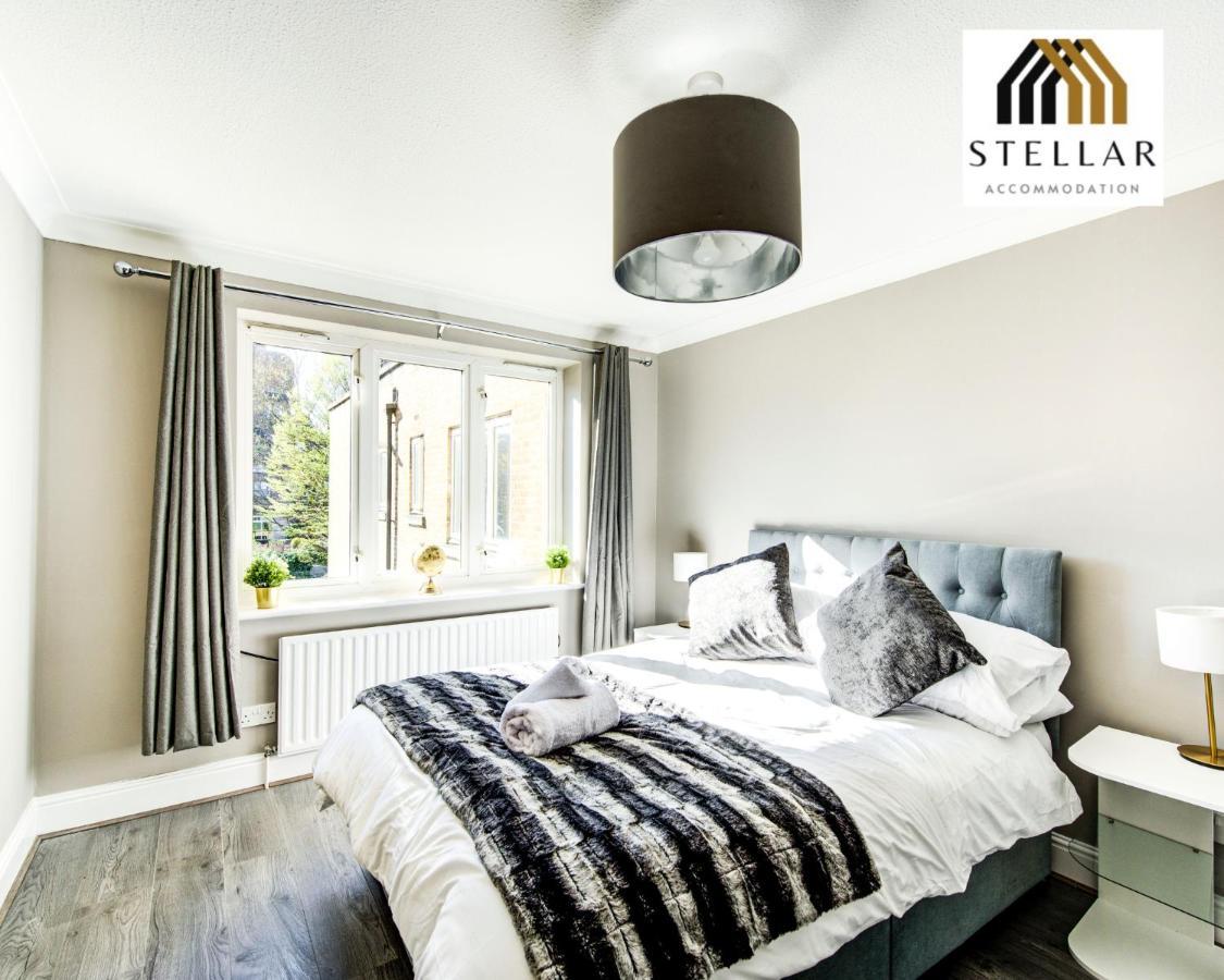 Apartment Luxury One Bedroom Newly Refurbished By Stellar Short Lets & Serviced Canary Wharf Manchester Leisure