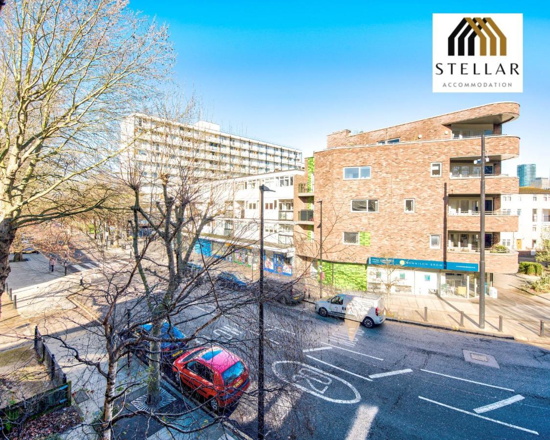 Luxury One Bedroom Newly Refurbished By Stellar Short Lets & Serviced Canary Wharf Manchester Leisure