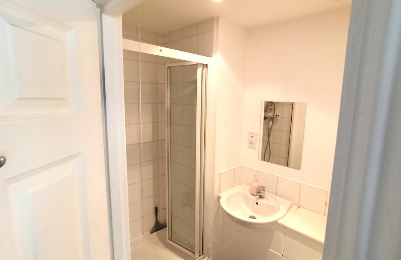Homestay Bright, Chilled Ensuite Db In A Shared Flat! *