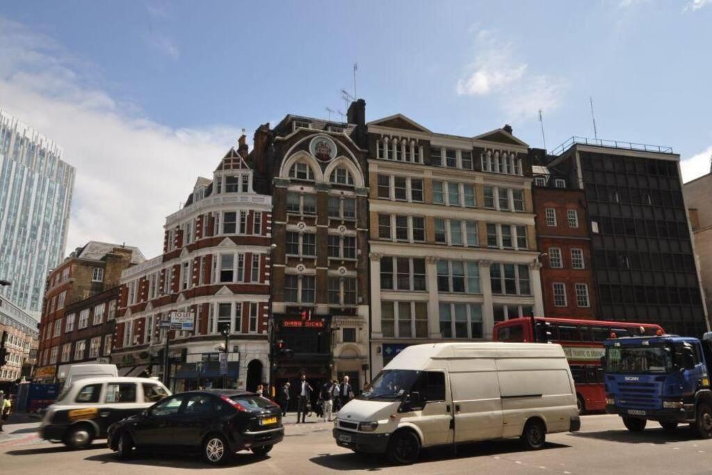 Stylish Escape Apartment London