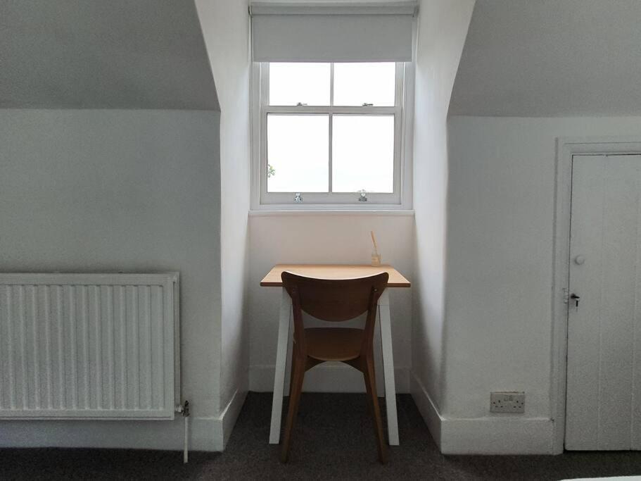 Beautiful Flat In Bow *