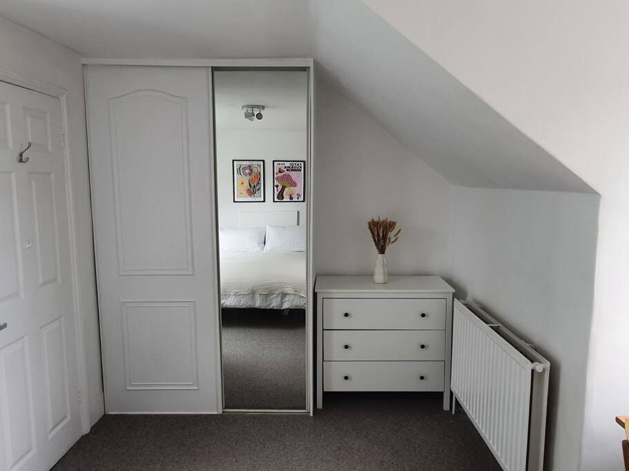 Beautiful Flat In Bow *