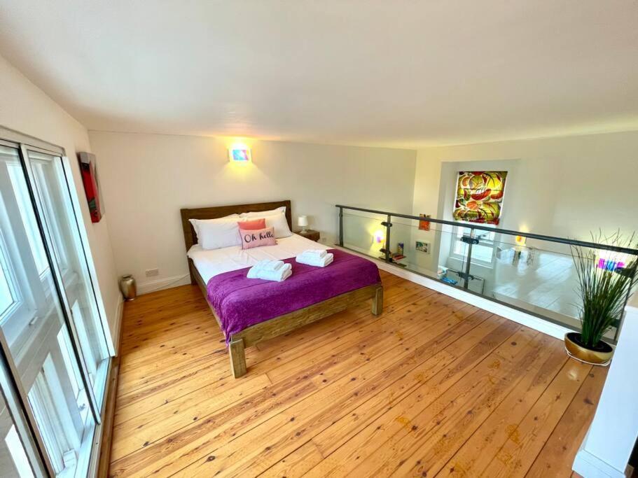 Apartment High-ceiling Flat With Rooftop & Skyline View