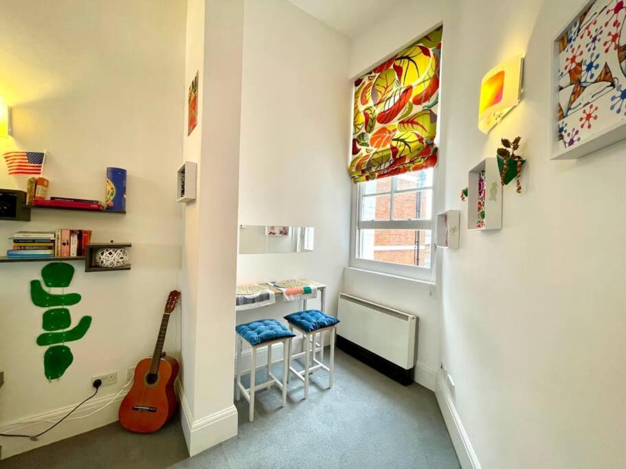 High-ceiling Flat With Rooftop & Skyline View *