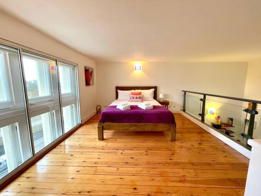 High-ceiling Flat With Rooftop & Skyline View London