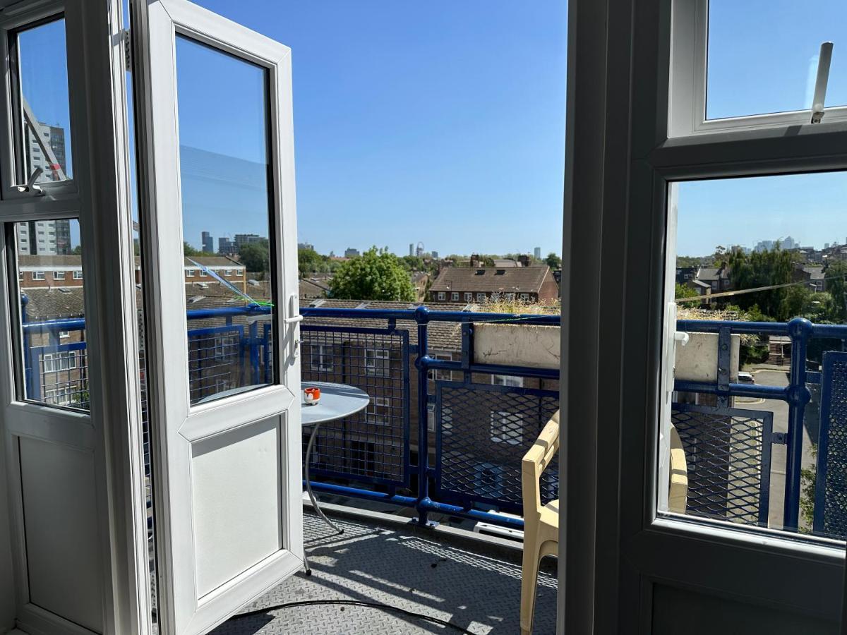 Large With Balcony Overlooking London