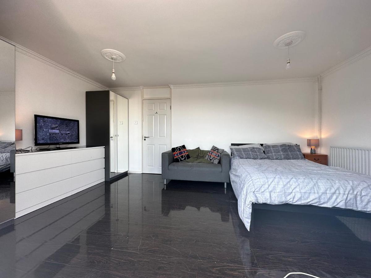 Large With Balcony Overlooking Gasthof *