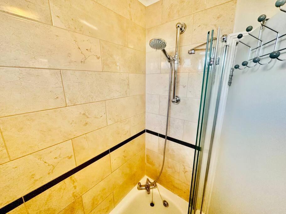 Apartamento 3 Bed Sky Se15 Peckham Londres