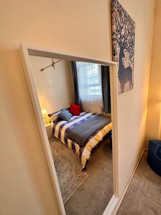2 Amazing Double In Whitechapel