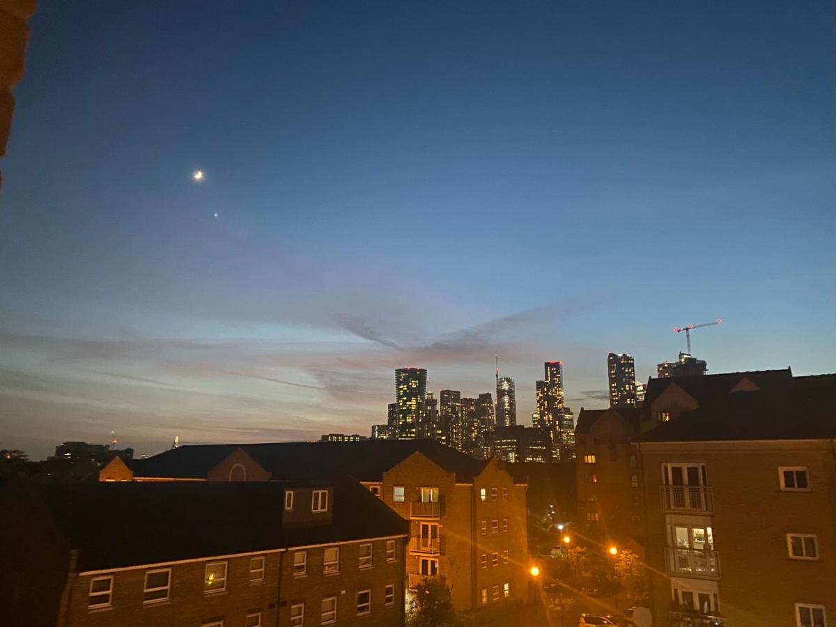 Best Deal - 1bed In Canary Wharf With Parking * Londen