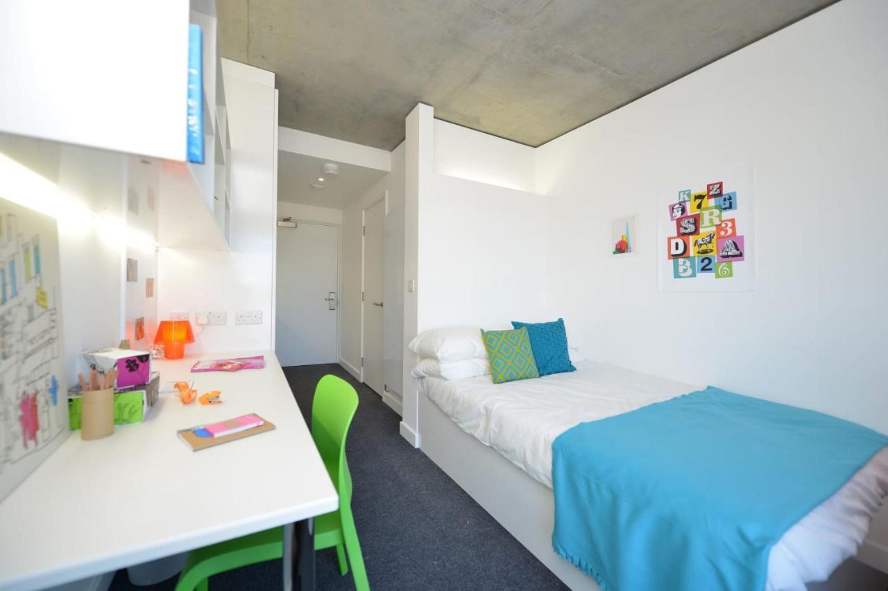 Apartment For Students Only Spacious At Flinders House Located In London
