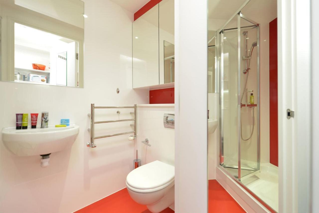 For Students Only Spacious At Flinders House Located In *