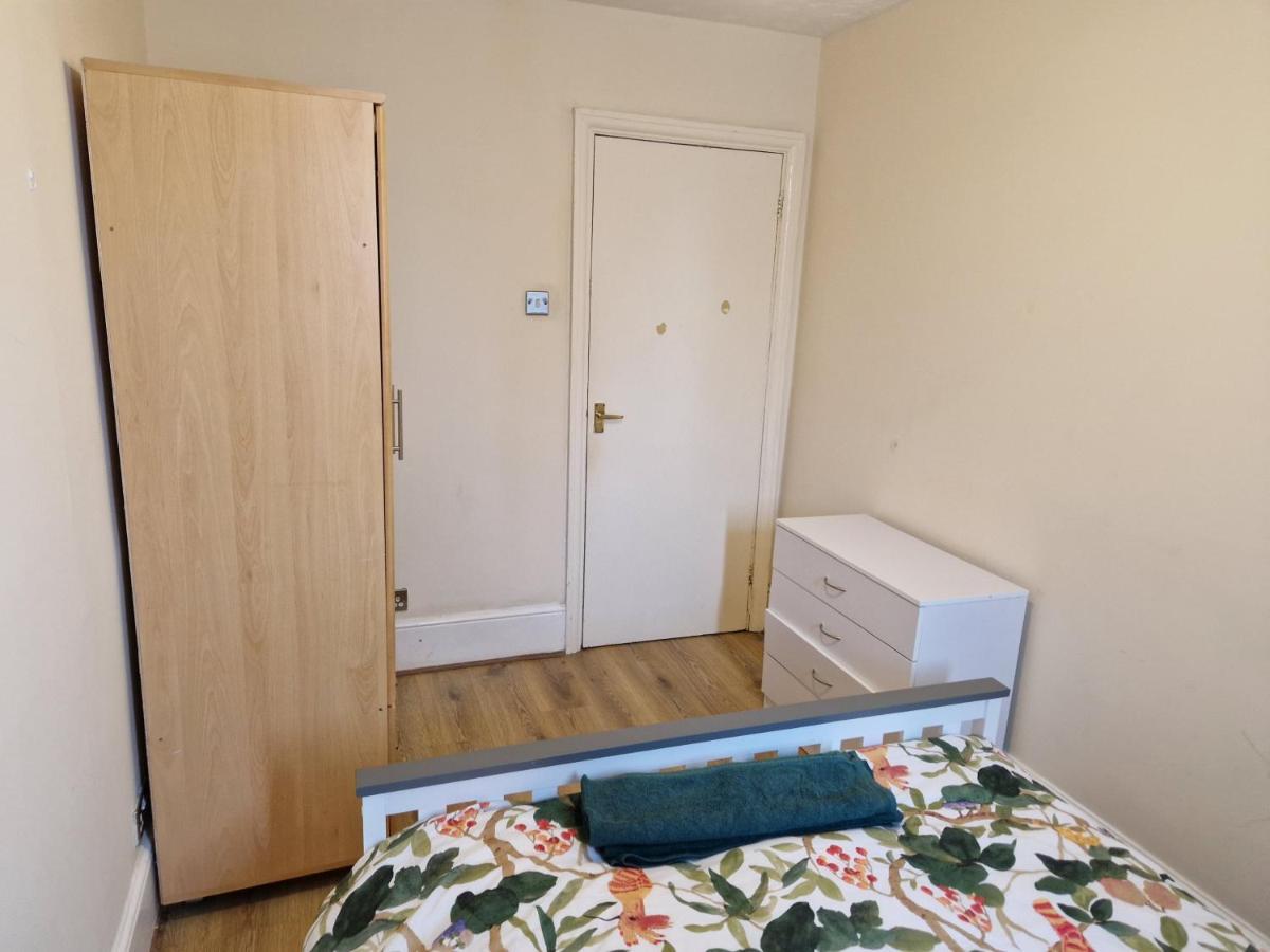Apartamento A Discreet Flat For The Family. *