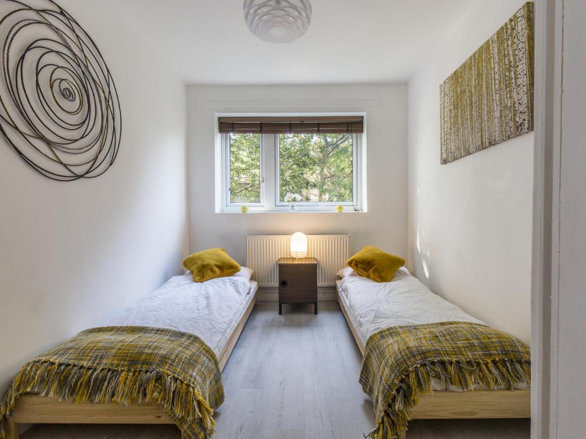 Apartment Spacious Flat In South With Balcony - Pass The Keys