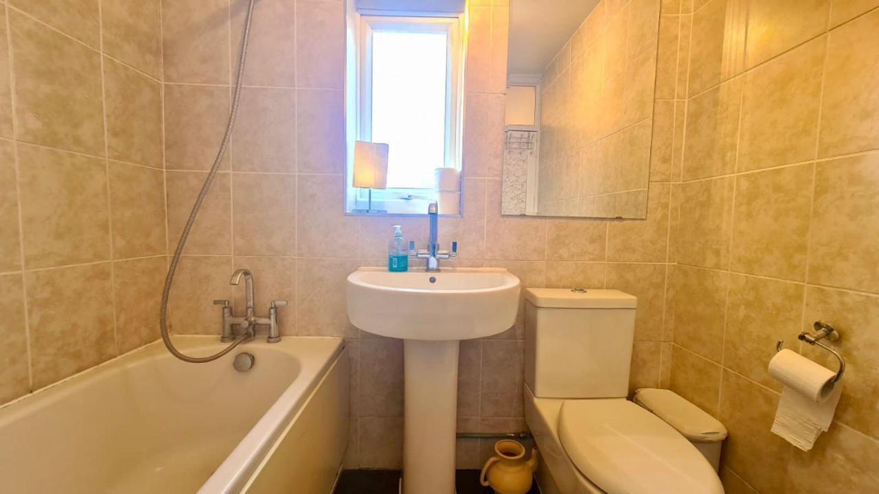 Lovely Private In East Ham Habitación en casa particular Londres