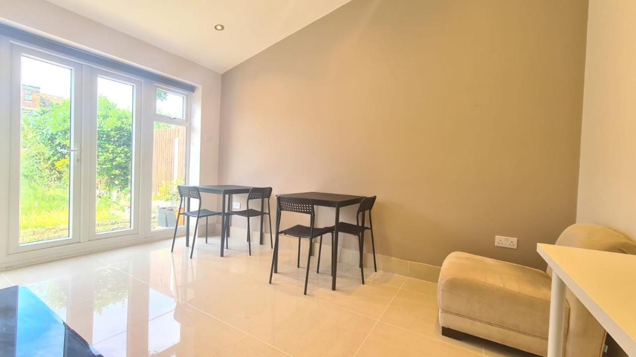 Habitación en casa particular Lovely Private In East Ham Londres