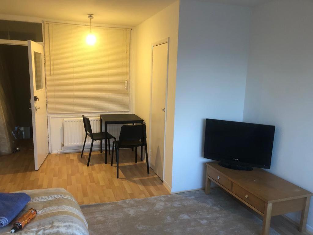 Apartment Dalrymple London
