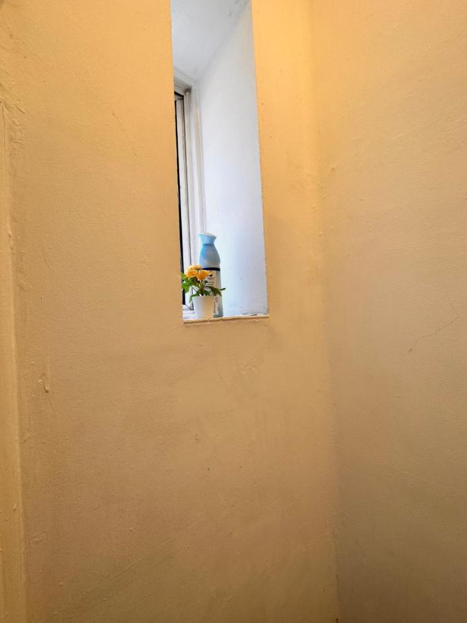 2 Amazing Double In Whitechapel * Londres