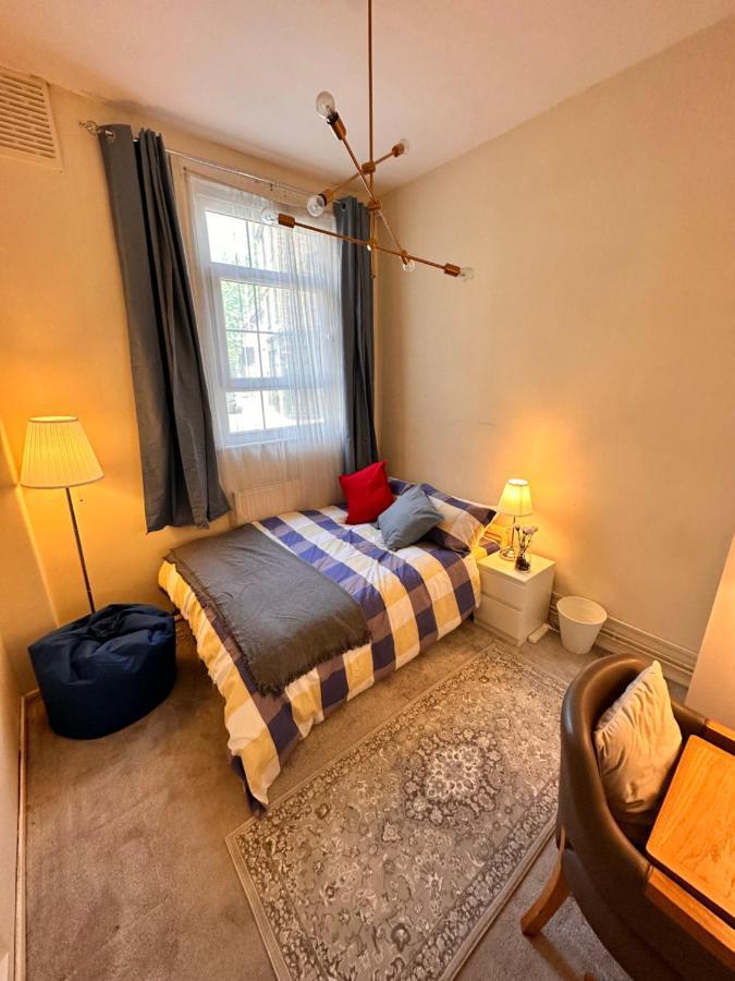 2 Amazing Double In Whitechapel *