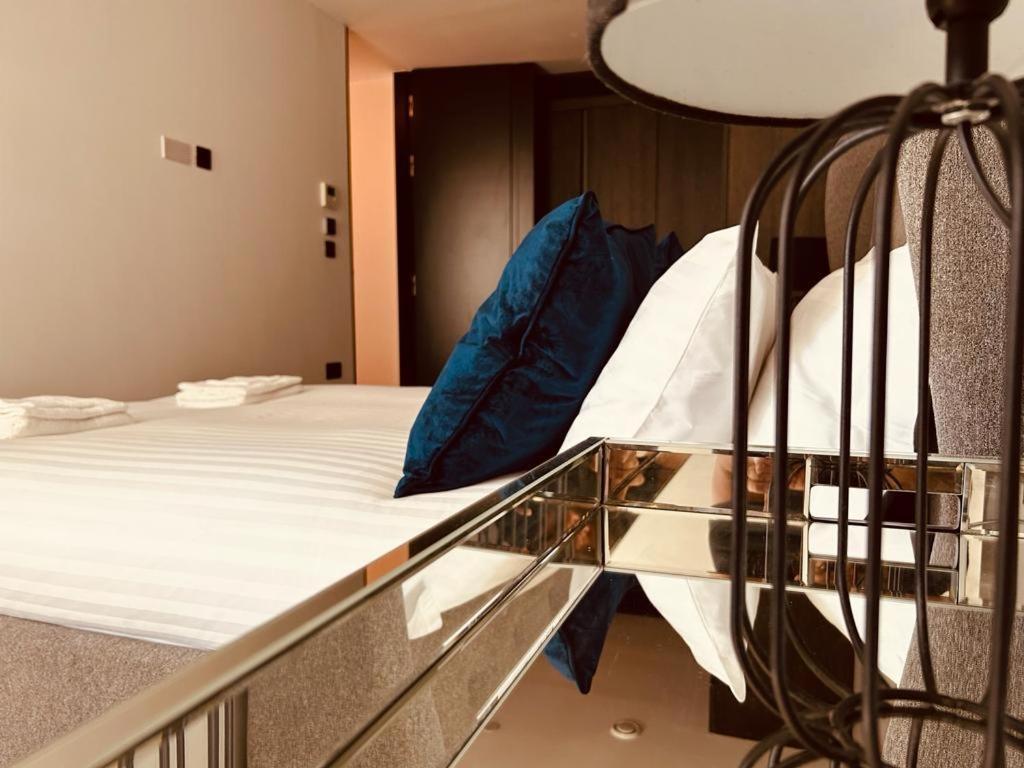3 Bed Luxury Penthouse Hoxton Square With Terrace * Londen