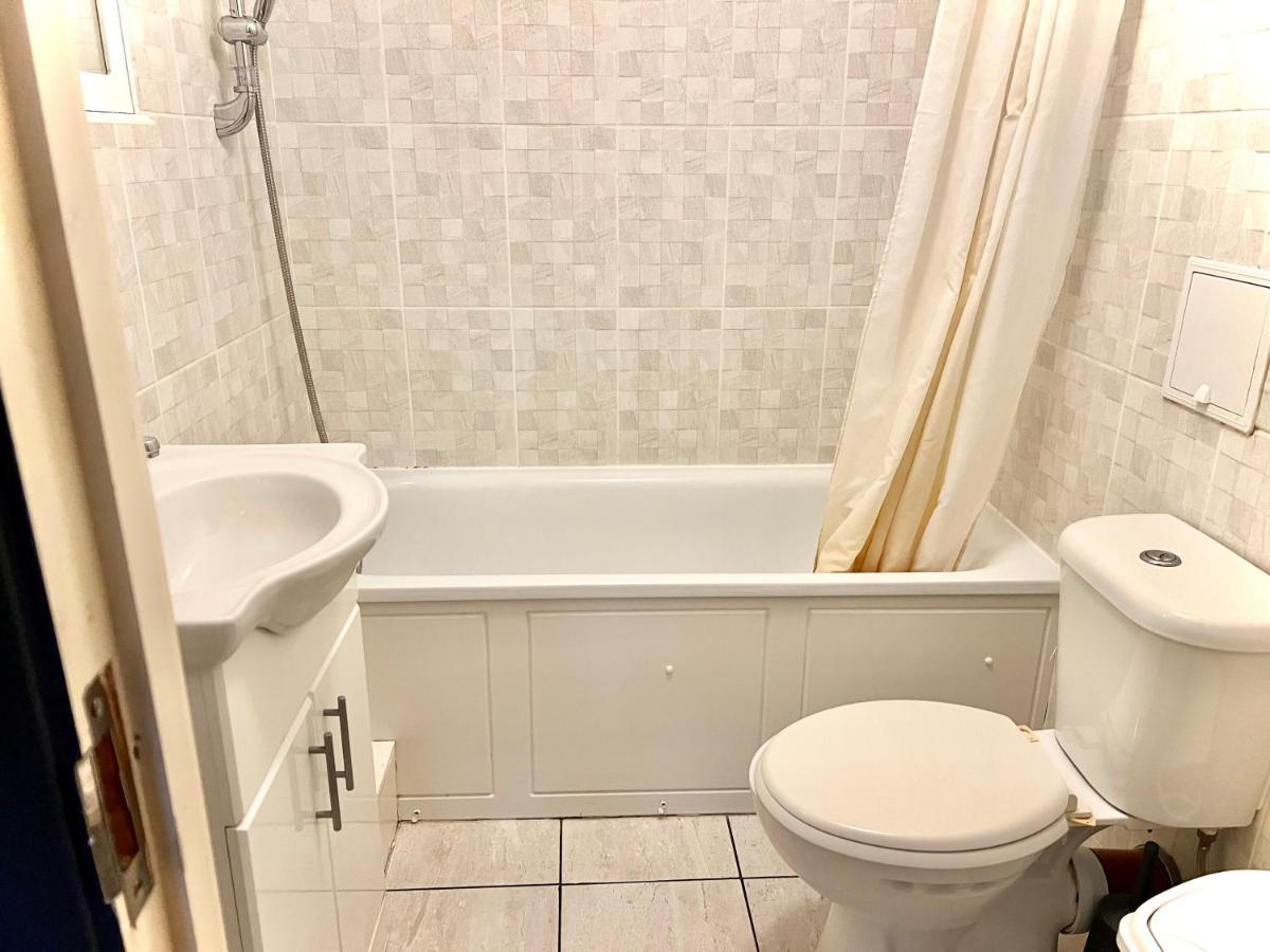 White Chapel Holiday 2 Bedroom Londres