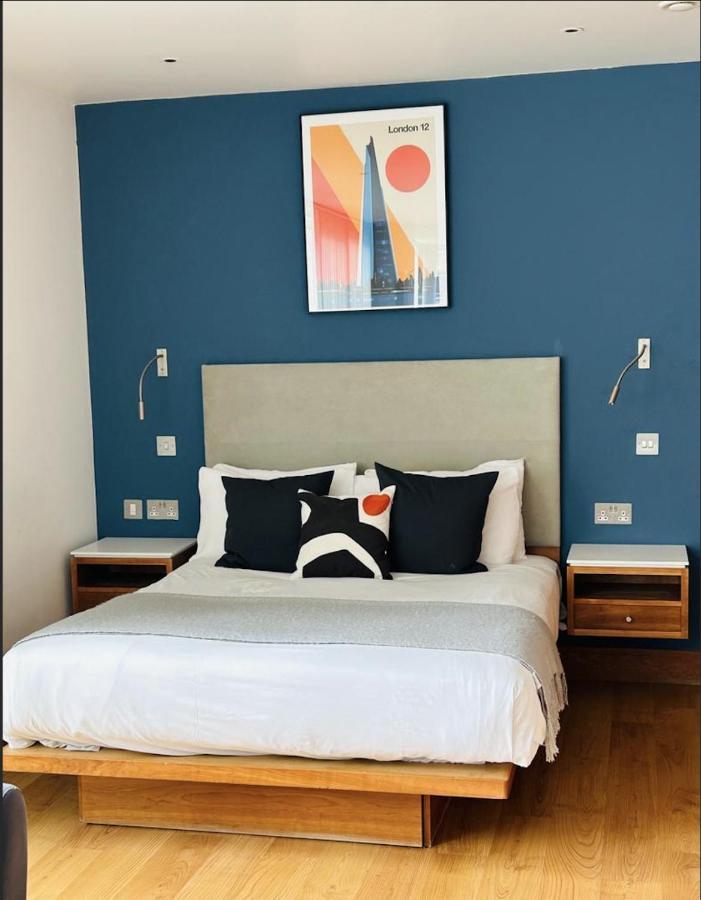 Flat With Balcony - Tower Hill - Centre By Prime Stays N-17 *