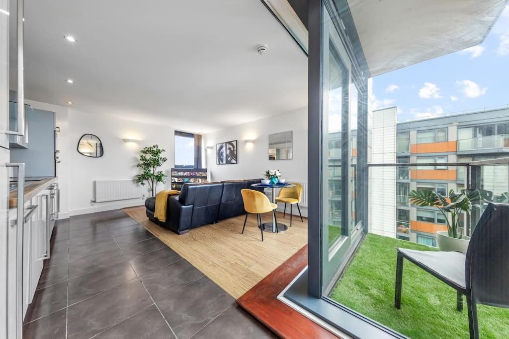 Lovely & Cosy 2 Beds Skyline View Apartamento Londres
