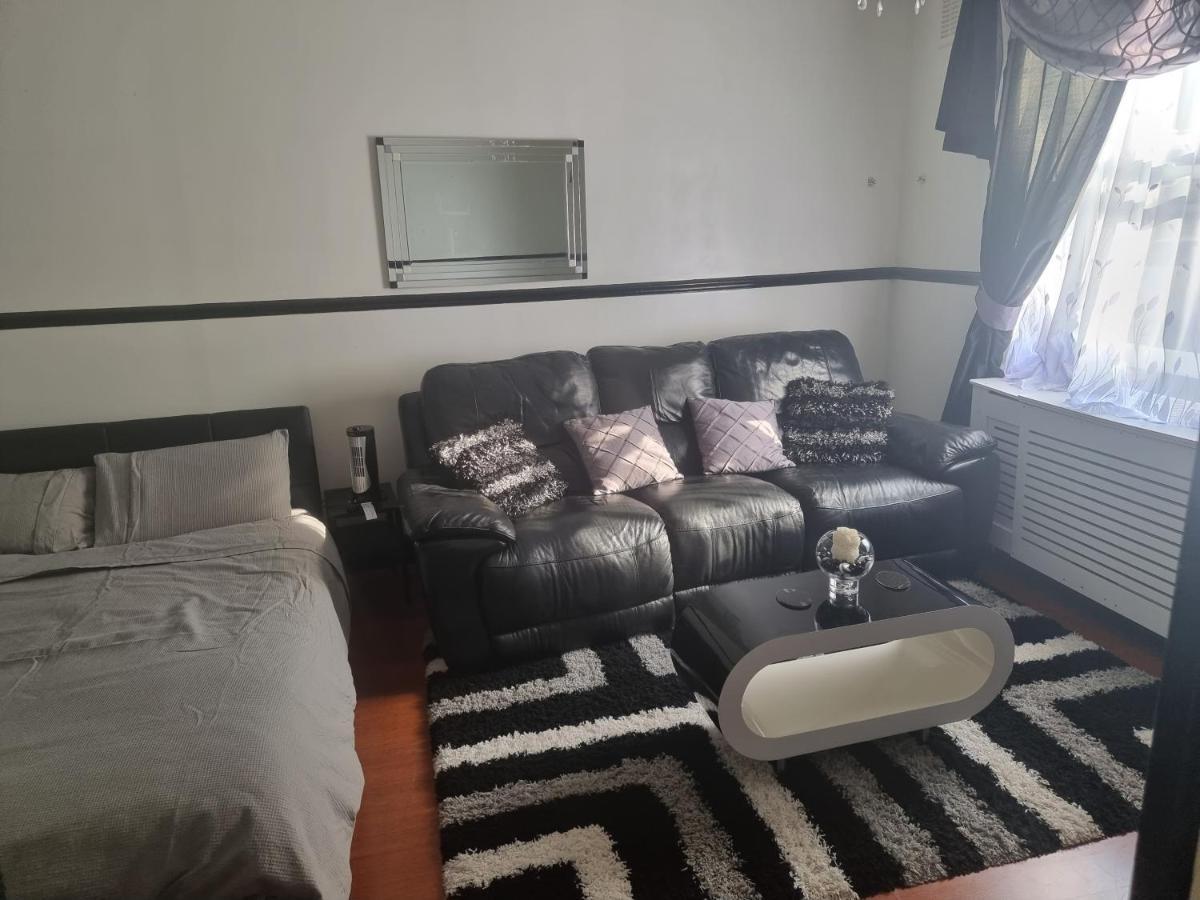 Privatunterkunft Lackco's Kingsize Luxurious London