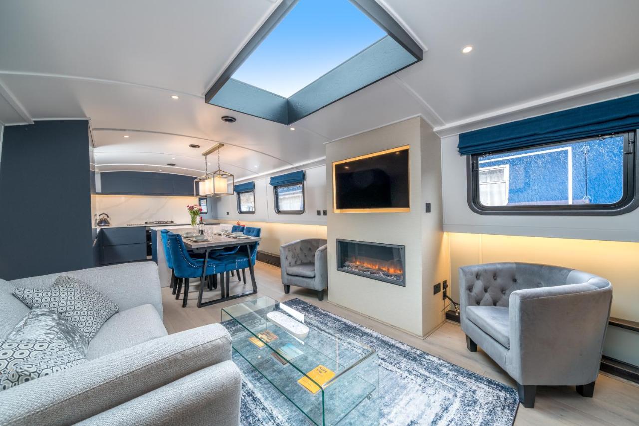 Elegant Houseboat Near Canary Wharf Hotel en barco *