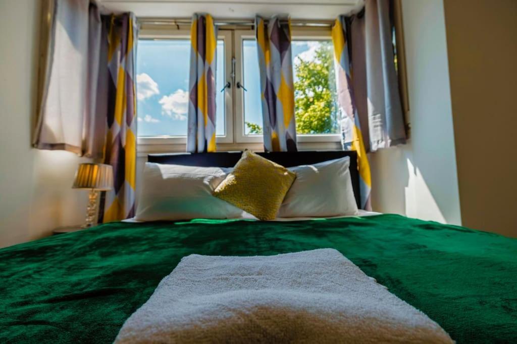 Appartement 2 Bedrooms -parking-very Spacious-wifi Londres