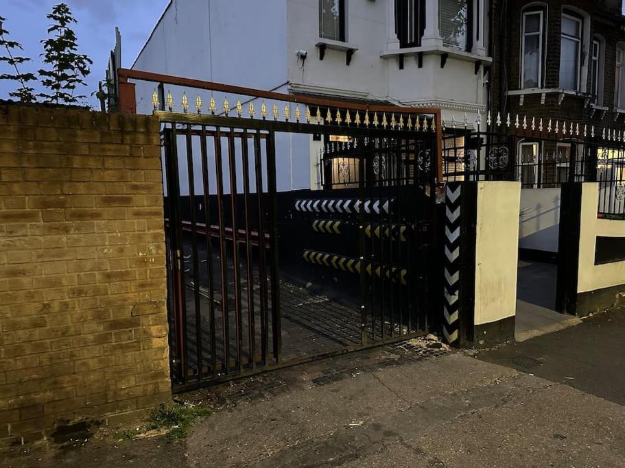 Super Spacious, Grnd Floor Flat *