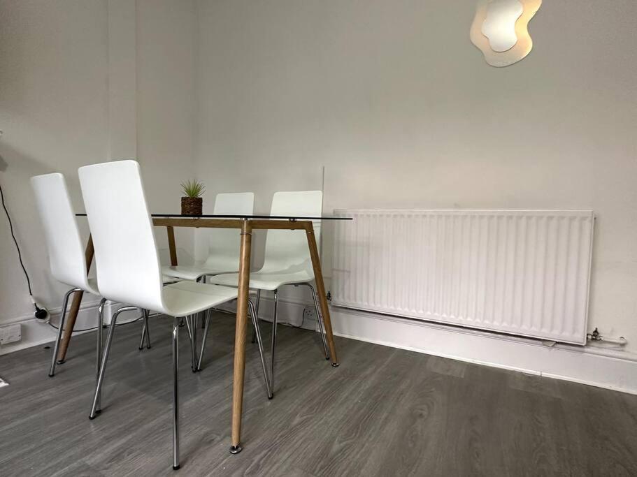 Appartement Spectacular 2 Bedroom On Tower Bridge