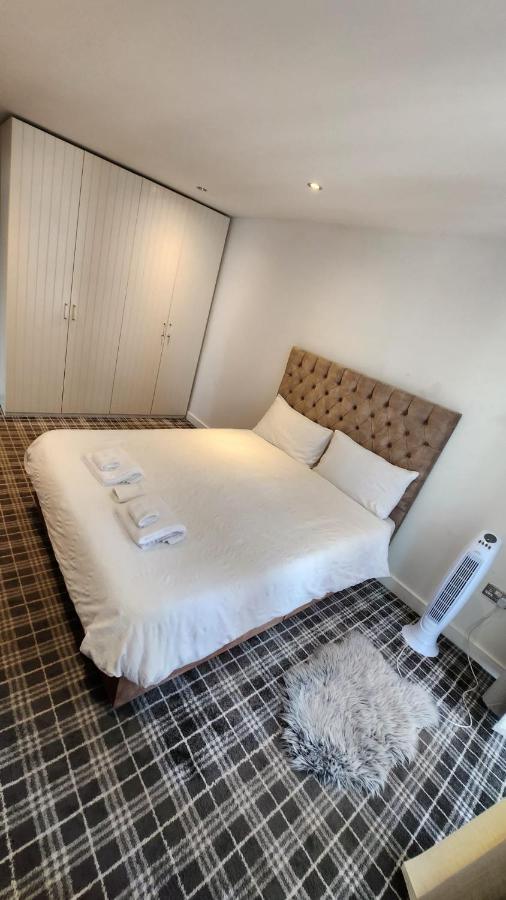 Luxury 2 Bed Excel Apartment London