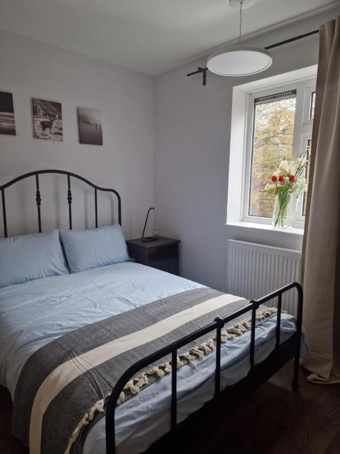 Ozan's Flat Double Bedroom-1, Sharing Kitchen And Bath Apartamento Londres