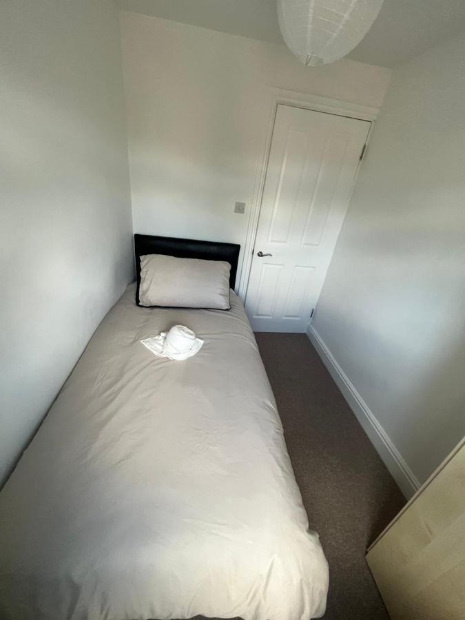 Reach Retreat Spacious 4bed House Startford Maryland Great Transport Links London