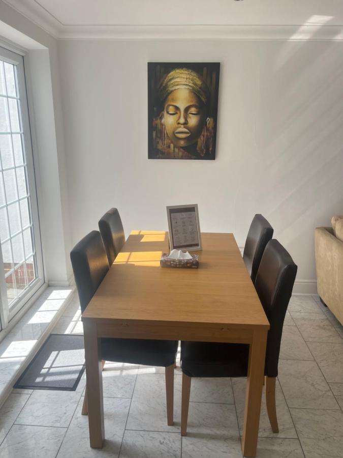 Reach Retreat Spacious 4bed House Startford Maryland Great Transport Links * London